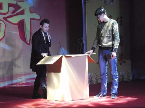 高端拉床,專用機床,內拉床,外拉床,數(shù)控機床,自動化生產(chǎn)線,工業(yè)機器人,拉床,拉刀,自動化