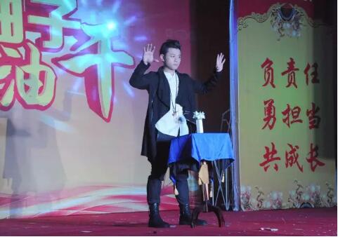 高端拉床,專用機床,內拉床,外拉床,數(shù)控機床,自動化生產(chǎn)線,工業(yè)機器人,拉床,拉刀,自動化