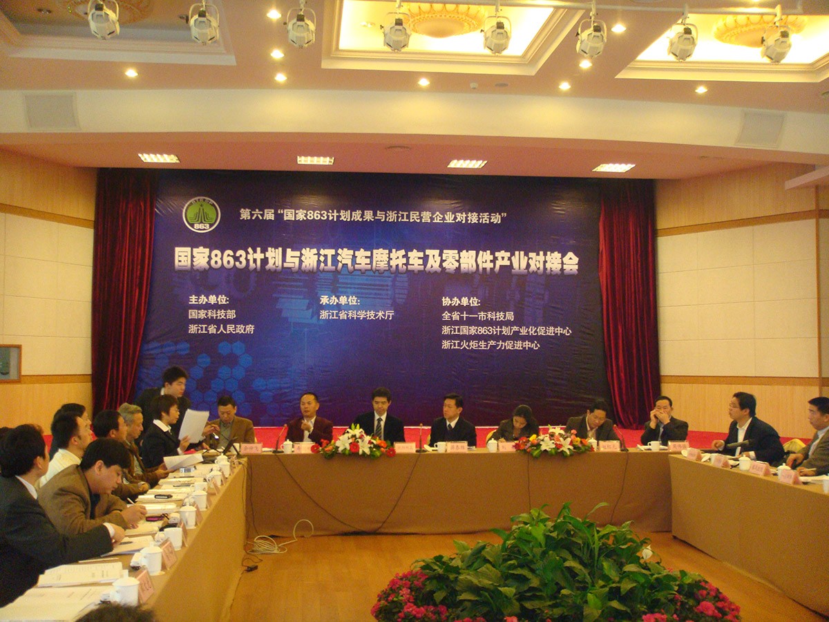 高端拉床,專用機床,內(nèi)拉床,外拉床,數(shù)控機床,自動化生產(chǎn)線,工業(yè)機器人,拉床,拉刀,自動化