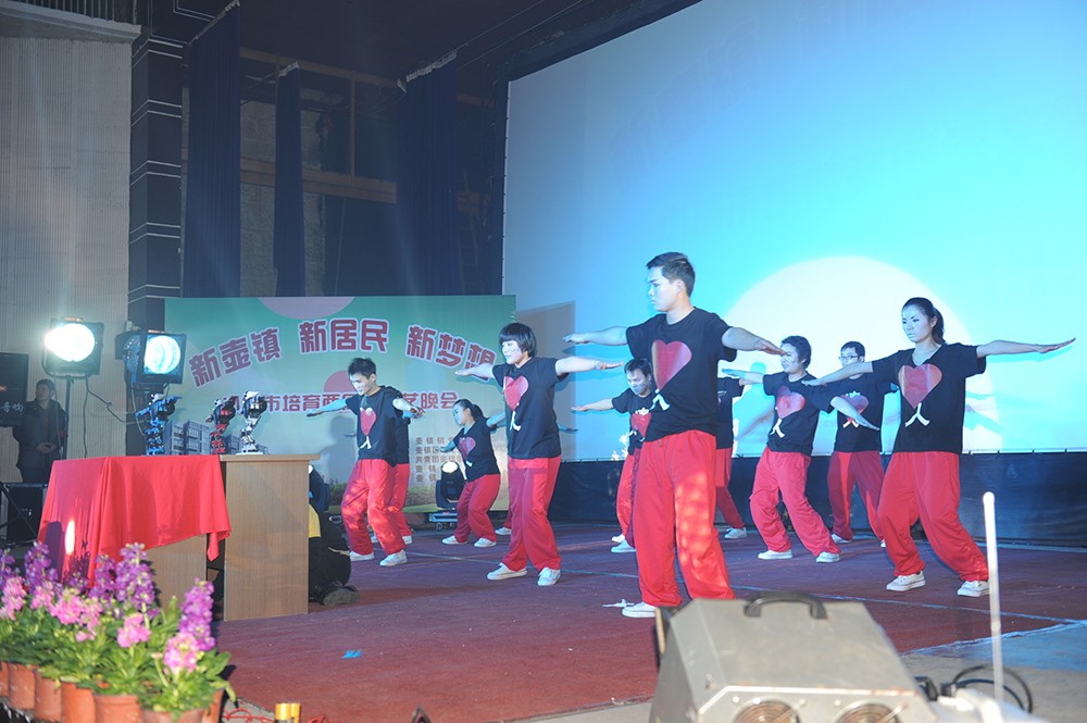 高端拉床,專用機床,內拉床,外拉床,數控機床,自動化生產線,工業(yè)機器人,拉床,拉刀,自動化