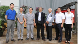 日本專家來(lái)公司技術(shù)交流